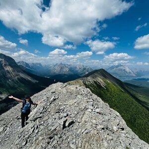 Meet your Posher, Erika.